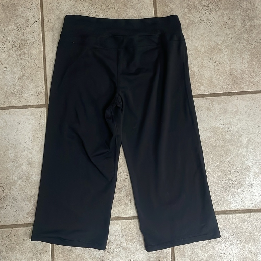 Capris - Picture 3 of 3